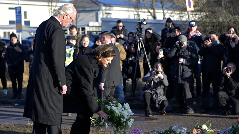 سوريون بين الضحايا.. ماذا نعرف عن أسوأ حادث إطلاق نار جماعي في السويد؟ 4 سوريون بين الضحايا.. ماذا نعرف عن أسوأ حادث إطلاق نار جماعي في السويد؟