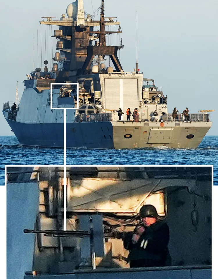 سفينة شحن بحراسة حربية تعبر القناة الانكليزية.. هل تخلي روسيا قاعدتها في طرطوس؟